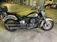 2004 YAMAHA XVS 1100 MOTOR BIKE Image 1